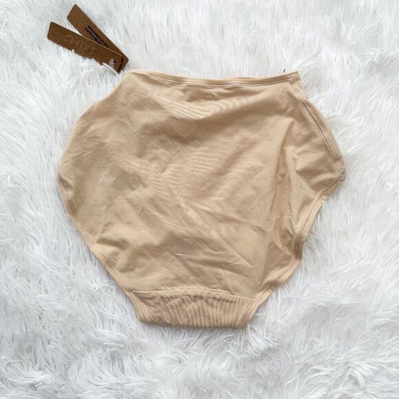 Women SKIMS Ft Everybody Full Brief In Sand Size Extra Small - Picture 5 of 7